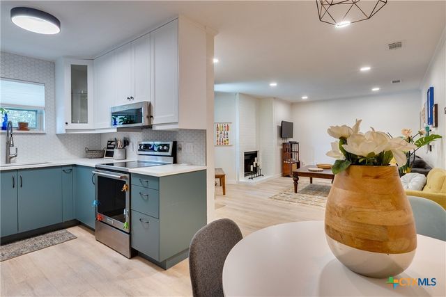 5608 Cougar Drive 117, Austin, TX 78745