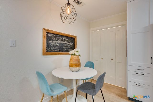 5608 Cougar Drive 117, Austin, TX 78745