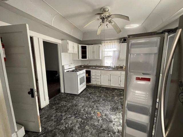 6053 37th AVENUE, Kenosha, WI 53142