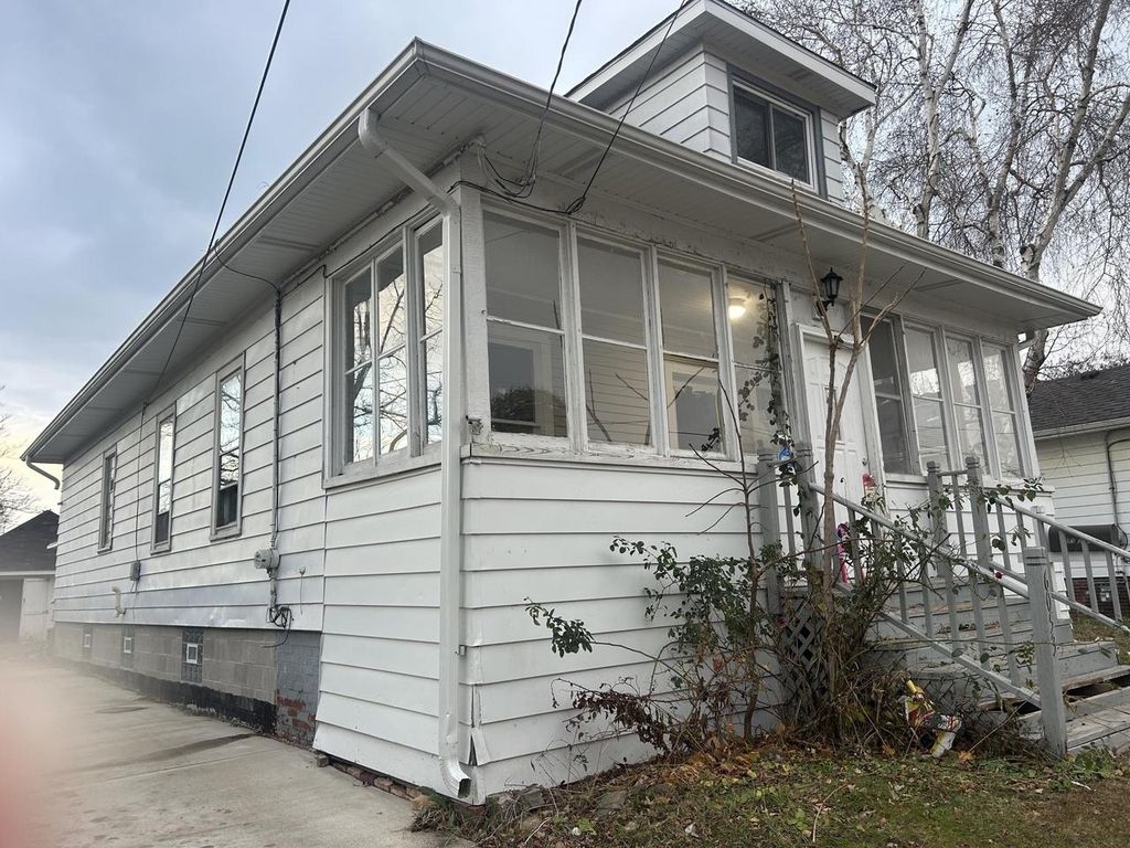 6053 37th AVENUE, Kenosha, WI 53142