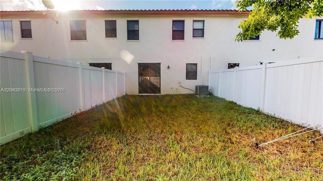 9073 W 33rd Avenue 9073, Hialeah, FL 33018