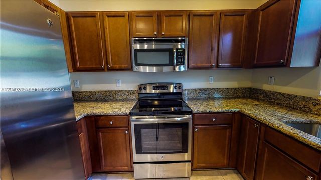 9073 W 33rd Avenue 9073, Hialeah, FL 33018