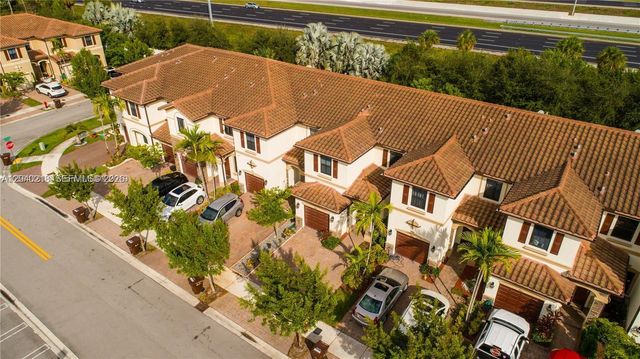 9073 W 33rd Avenue 9073, Hialeah, FL 33018