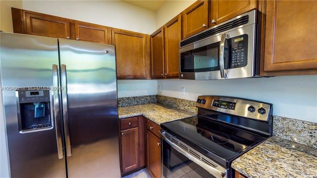 9073 W 33rd Avenue 9073, Hialeah, FL 33018