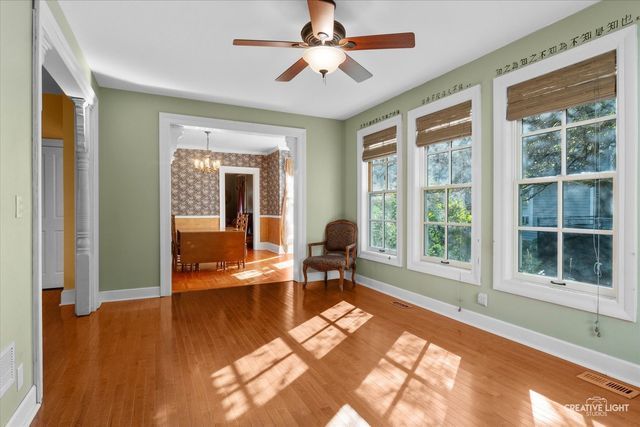 21 N Lincoln Street, Batavia, IL 60510