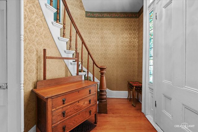 21 N Lincoln Street, Batavia, IL 60510