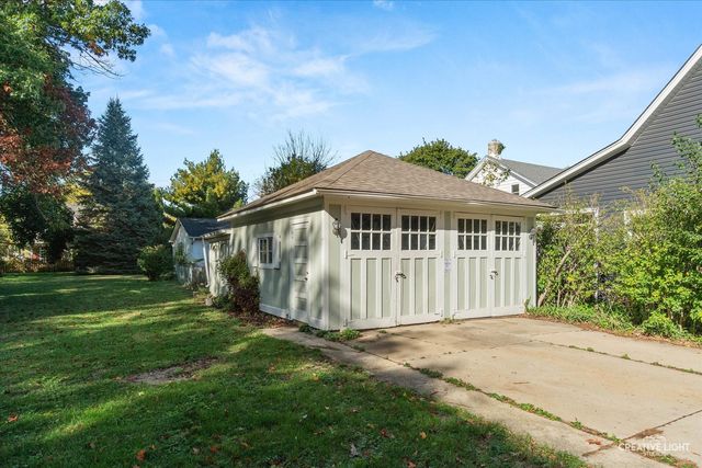 21 N Lincoln Street, Batavia, IL 60510