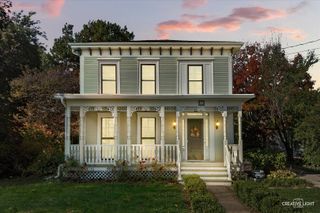 21 N Lincoln Street, Batavia, IL 60510