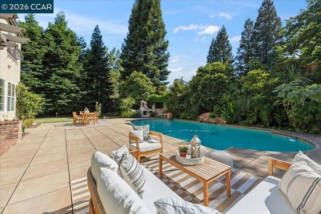 4 Wing Set Pl, Alamo, CA 94507