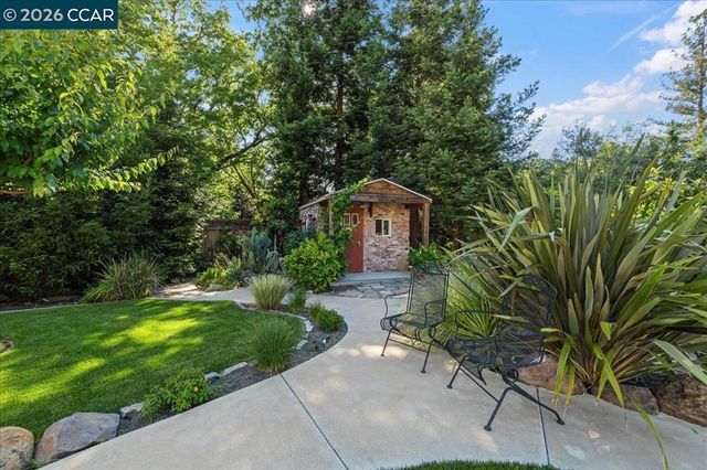 4 Wing Set Pl, Alamo, CA 94507