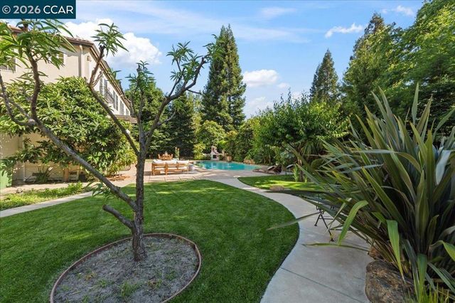 4 Wing Set Pl, Alamo, CA 94507