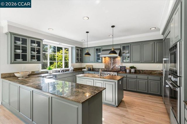 4 Wing Set Pl, Alamo, CA 94507
