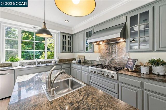 4 Wing Set Pl, Alamo, CA 94507