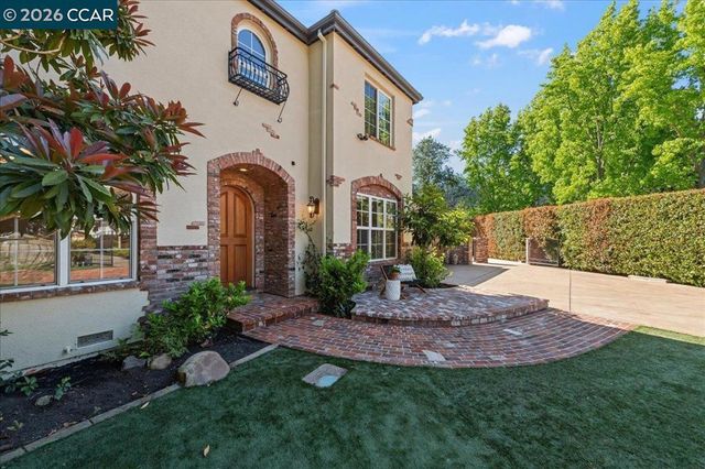 4 Wing Set Pl, Alamo, CA 94507