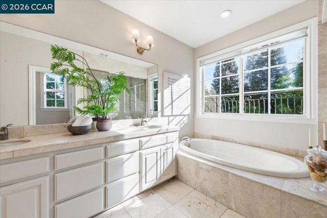 4 Wing Set Pl, Alamo, CA 94507