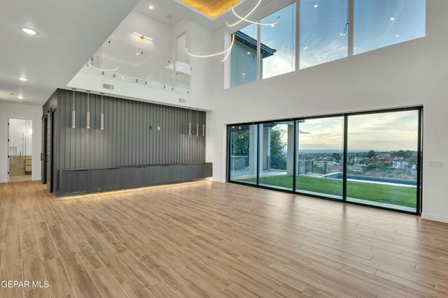 884 West Gate, El Paso, TX 79932