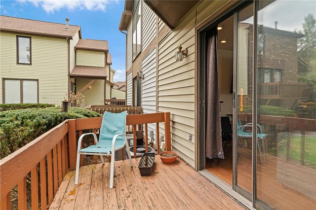 420 Spring Run Dr, Monroeville, PA 15146