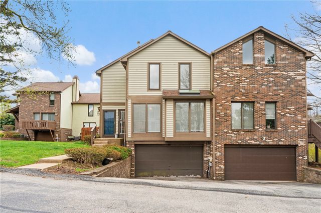 420 Spring Run Dr, Monroeville, PA 15146