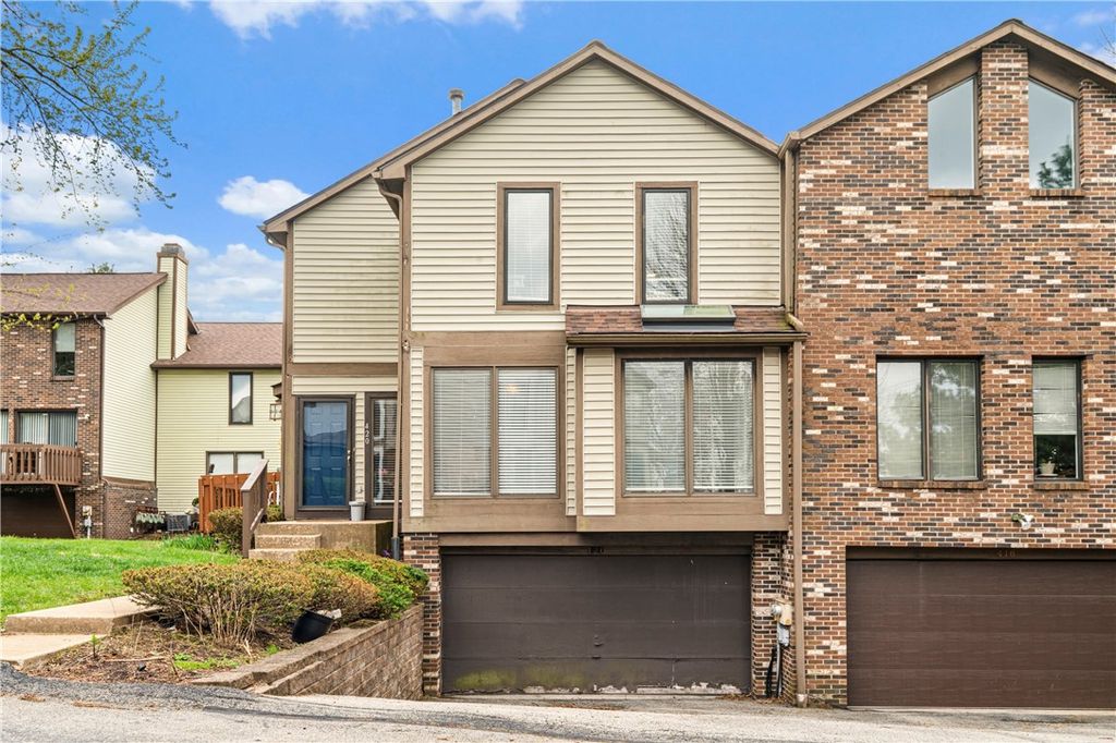 420 Spring Run Dr, Monroeville, PA 15146