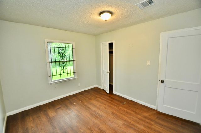 7622 Darnay Drive, Houston, TX 77033