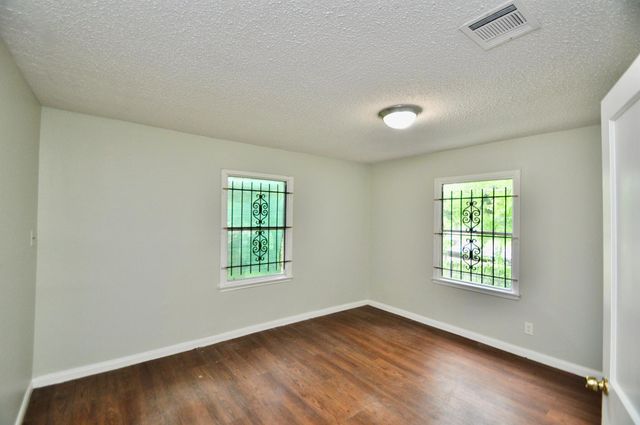 7622 Darnay Drive, Houston, TX 77033