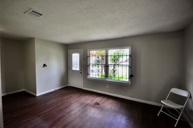 7622 Darnay Drive, Houston, TX 77033