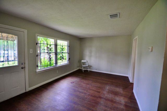 7622 Darnay Drive, Houston, TX 77033