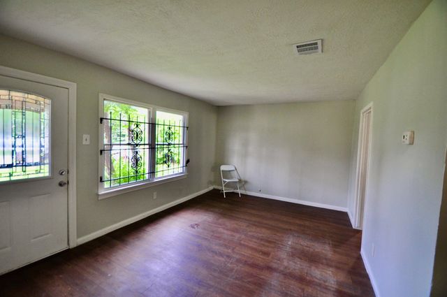 7622 Darnay Drive, Houston, TX 77033