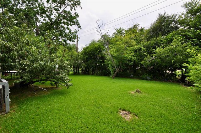 7622 Darnay Drive, Houston, TX 77033