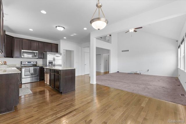 14097 Burlwood Lane, Belleville, MI 48111