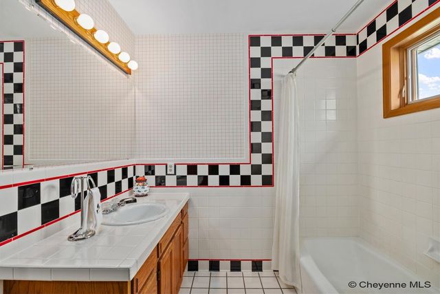 916 LAREDO CT, Cheyenne, WY 82009