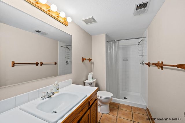 916 LAREDO CT, Cheyenne, WY 82009