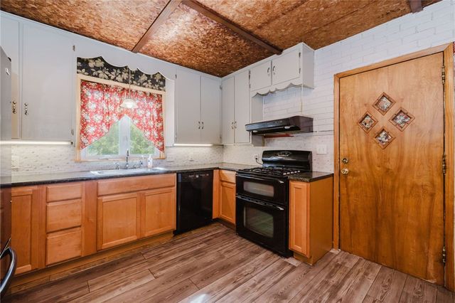 495 Hooper Street, Tiverton, RI 02878