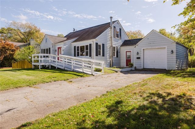 495 Hooper Street, Tiverton, RI 02878