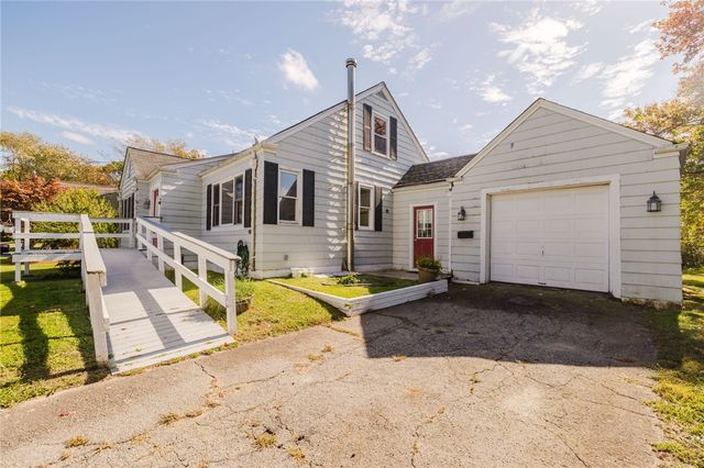 495 Hooper Street, Tiverton, RI 02878