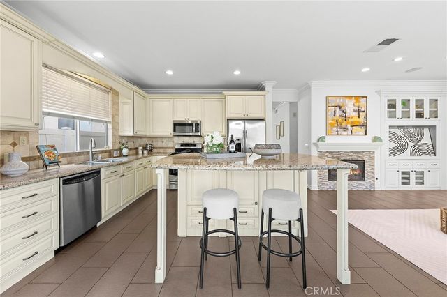 33 Lazurite, Rancho Santa Margarita, CA 92688