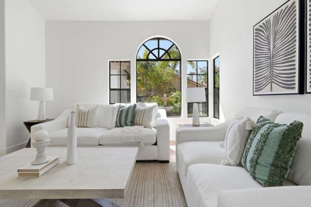 630 Poinsettia Park North, Encinitas, CA 92024