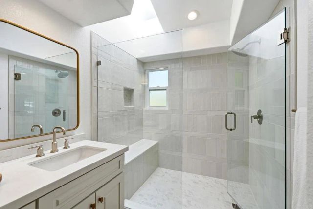 630 Poinsettia Park North, Encinitas, CA 92024