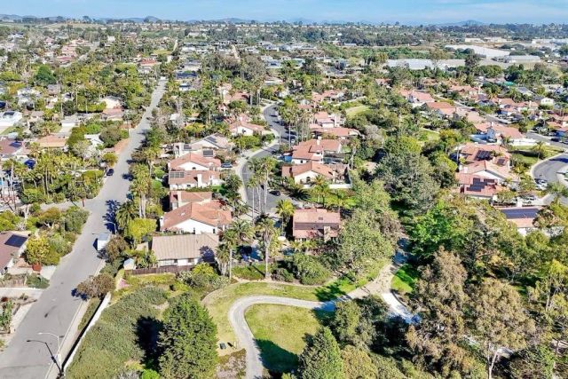 630 Poinsettia Park North, Encinitas, CA 92024