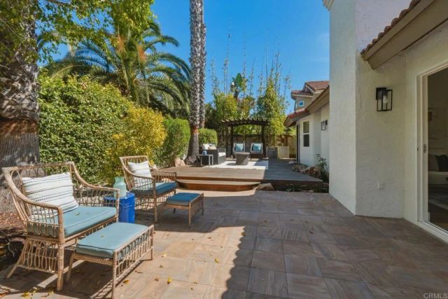 630 Poinsettia Park North, Encinitas, CA 92024