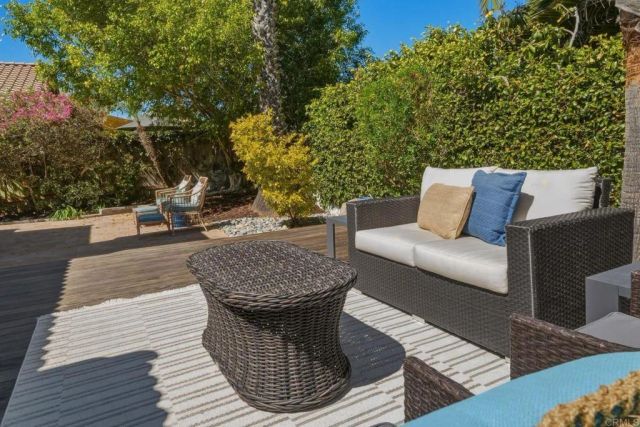 630 Poinsettia Park North, Encinitas, CA 92024