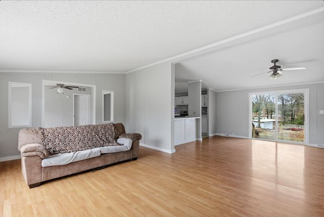 395 CHARLOTTE DR, Oakland, TN 38060