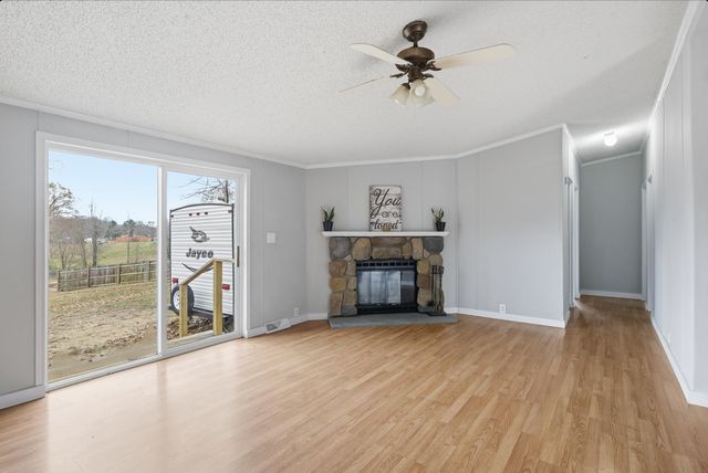 395 CHARLOTTE DR, Oakland, TN 38060