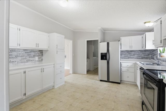 395 CHARLOTTE DR, Oakland, TN 38060