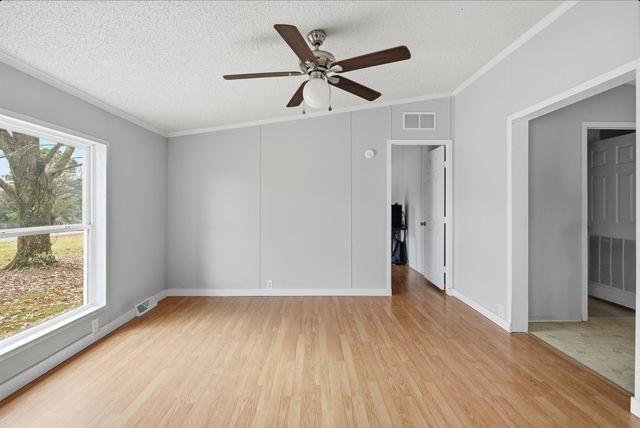 395 CHARLOTTE DR, Oakland, TN 38060