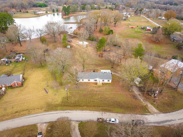 395 CHARLOTTE DR, Oakland, TN 38060