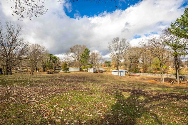 395 CHARLOTTE DR, Oakland, TN 38060