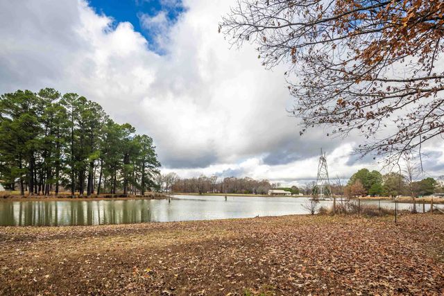 395 CHARLOTTE DR, Oakland, TN 38060