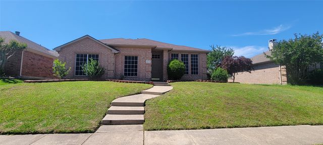 2717 Creek Crossing Road, Mesquite, TX 75181