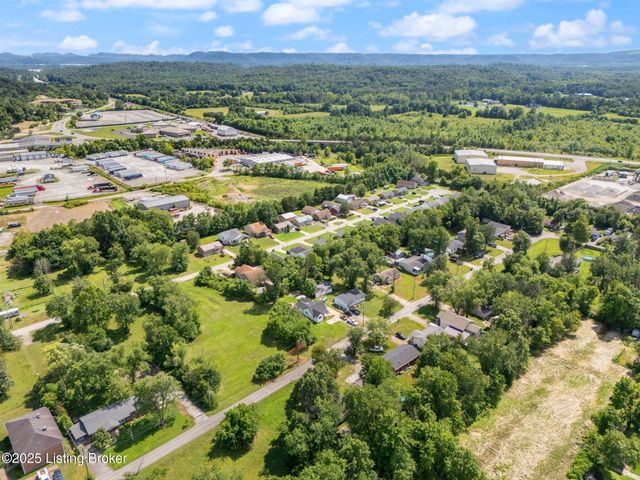 226 7th Ave, Shepherdsville, KY 40165